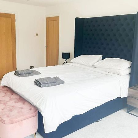 Luxe 5 Bed House In Guildford. Morden Amenities Villa Normandy Exteriör bild