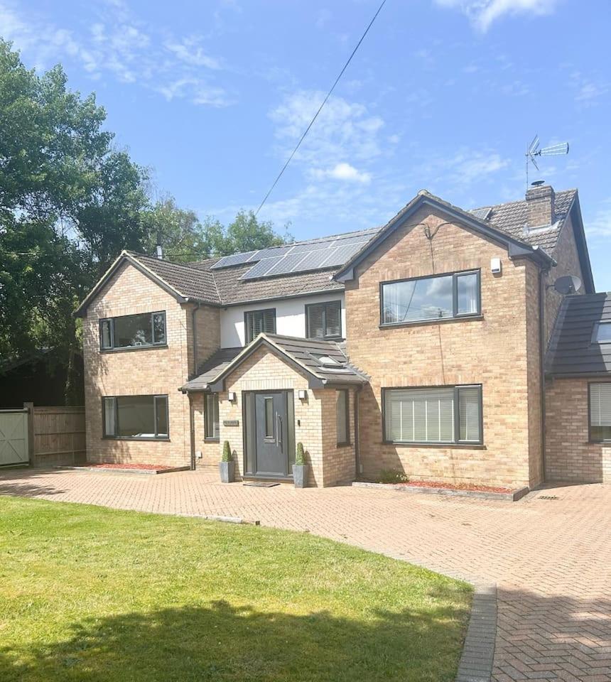 Luxe 5 Bed House In Guildford. Morden Amenities Villa Normandy Exteriör bild