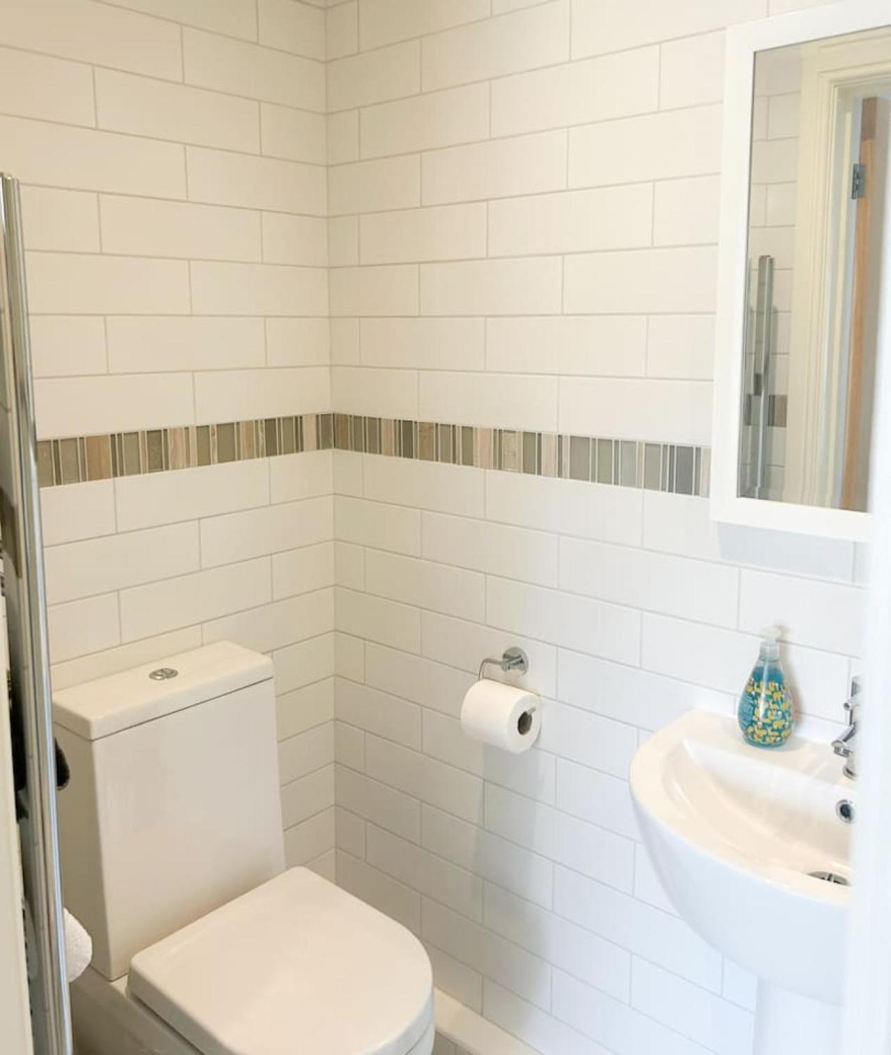 Luxe 5 Bed House In Guildford. Morden Amenities Villa Normandy Exteriör bild