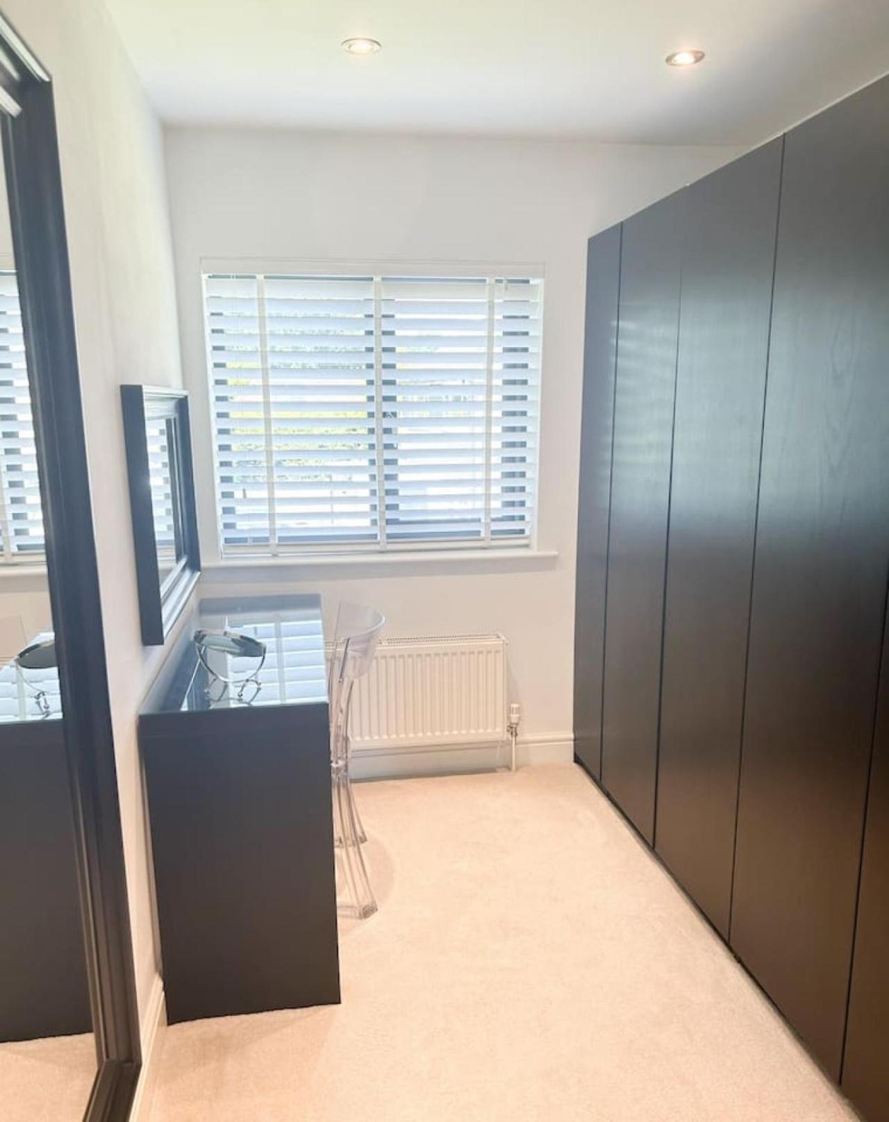 Luxe 5 Bed House In Guildford. Morden Amenities Villa Normandy Exteriör bild