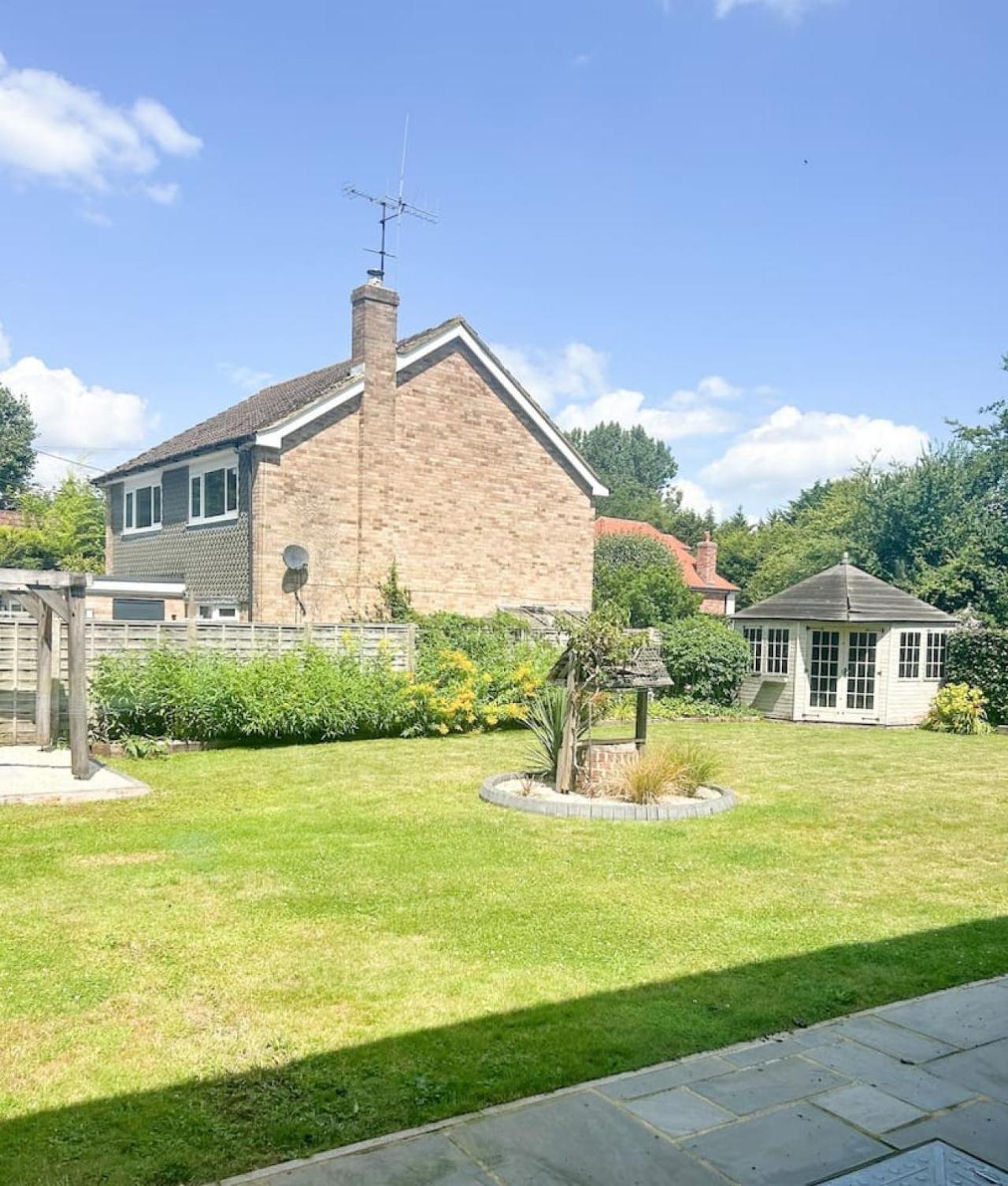 Luxe 5 Bed House In Guildford. Morden Amenities Villa Normandy Exteriör bild